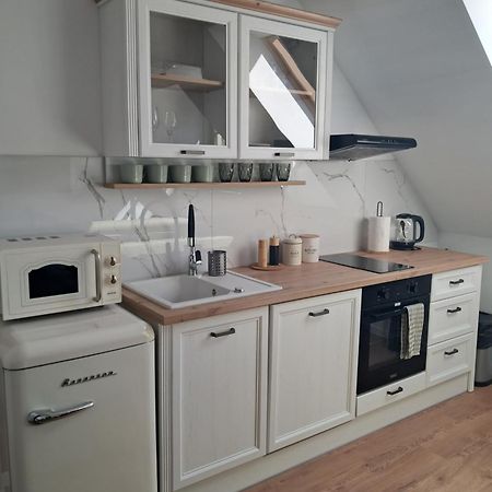 Biale Koszary Apartment โอสโตรดา ภายนอก รูปภาพ